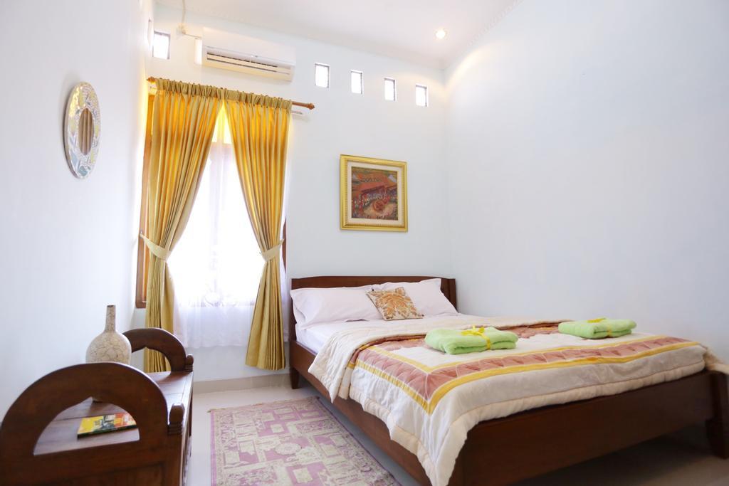 Griya Kedasih Guesthouse Джокякарта Екстериор снимка